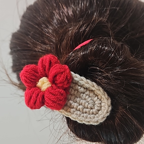 Hand Crafted Handmade Crochet Hair Clip Hand knit Puffy Red Flower Snap Clip 3" - Picture 10 of 17
